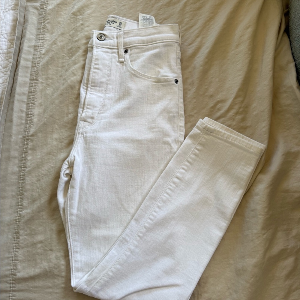 NEW Women’s White Jeans